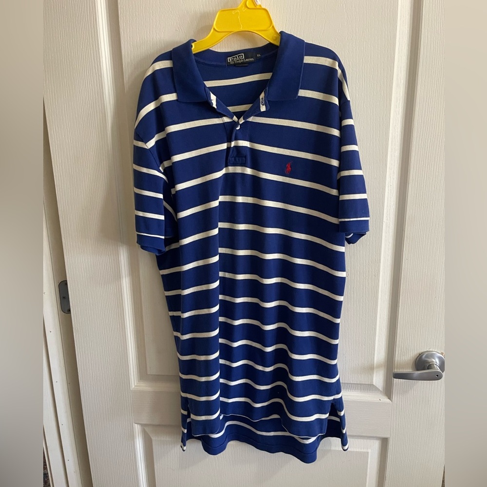 Polo Ralph Lauren men’s size XL blue striped polo. Gently used. (Sku453)